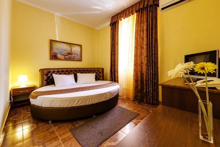 Room 16 of 25