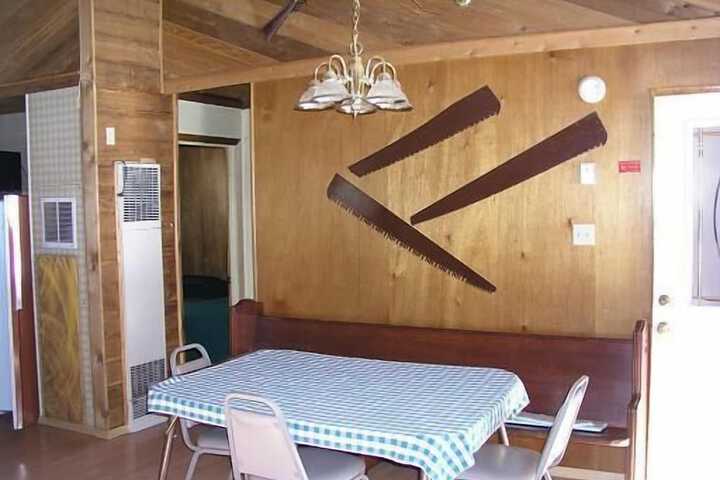 Room 43 of 218