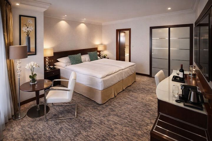 Room 43 of 78