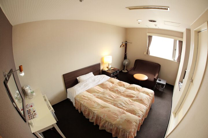Room 8 of 81