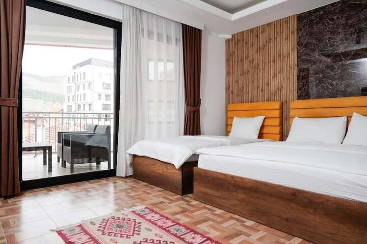 Room 16 of 32