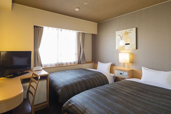 Room 4 of 50
