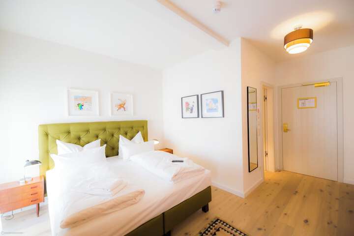 Room 55 of 122