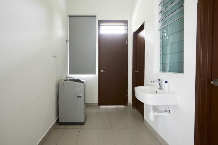Room 162 of 173