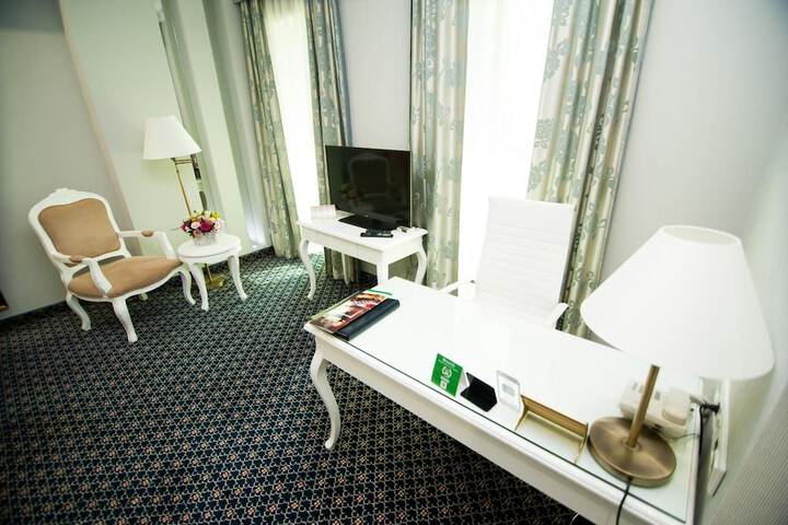 Room 15 of 50