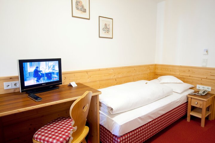 Room 7 of 57