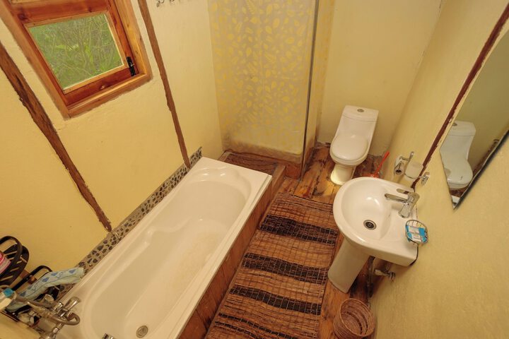 Room 9 of 13