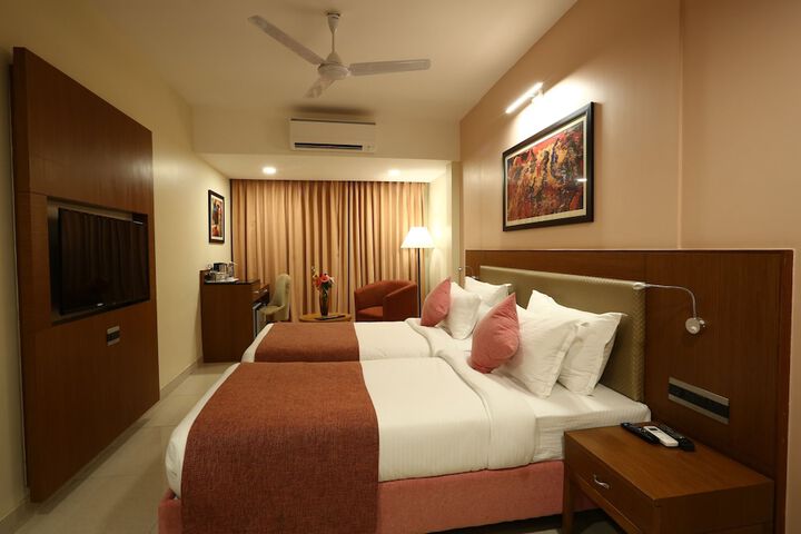 Room 10 of 36
