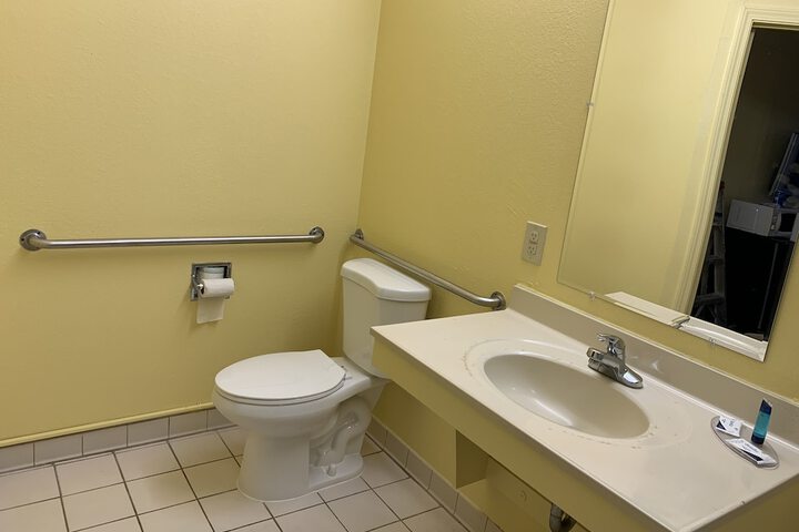 Room 12 of 17