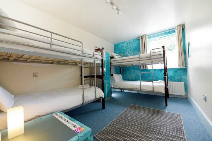 Room 17 of 39