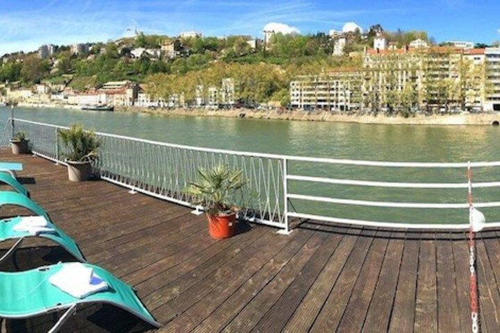 Sundeck 44 of 51