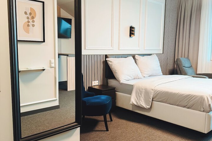 Room 18 of 91