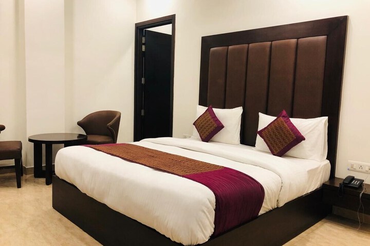 Room 8 of 22