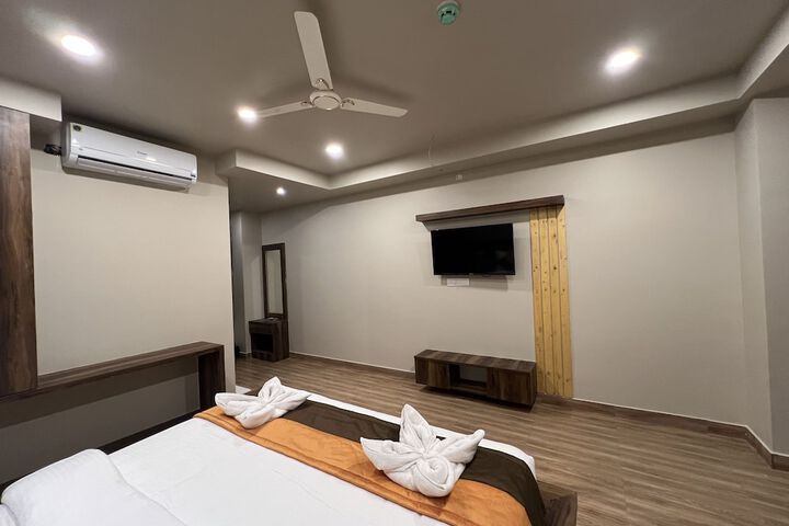 Room 4 of 17