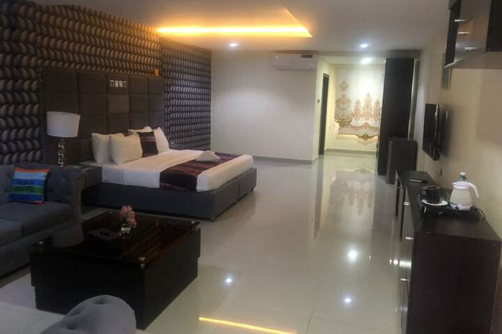 Room 12 of 53