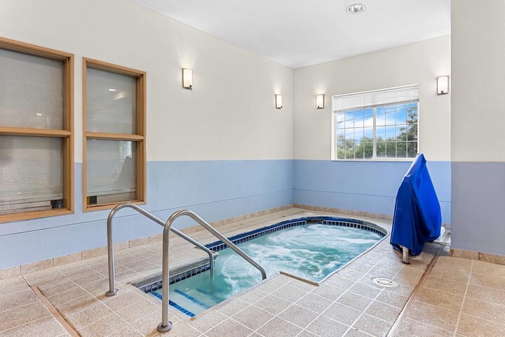 Pool 40 of 61