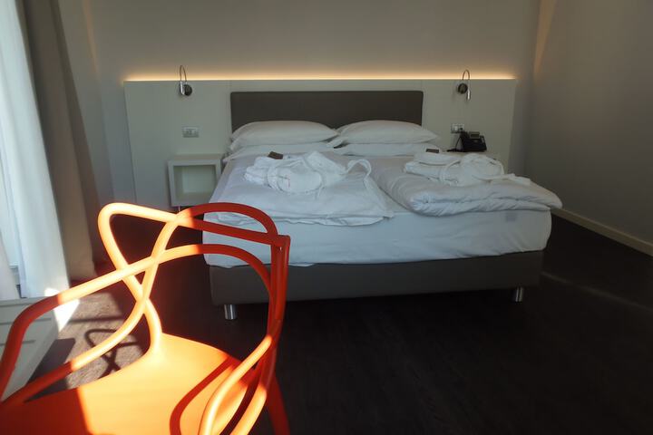 Room 31 of 64
