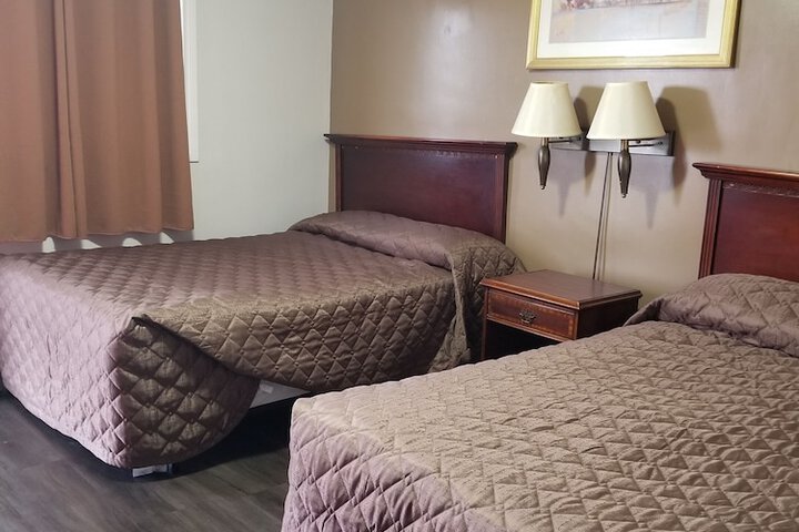 Room 5 of 10