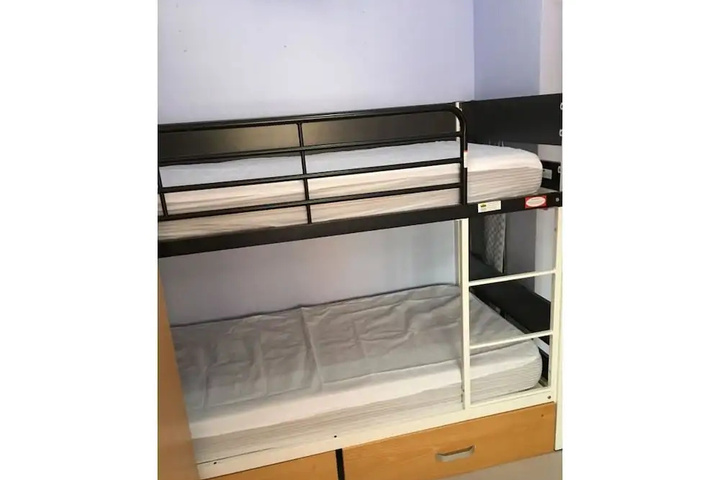 Room 6 of 18