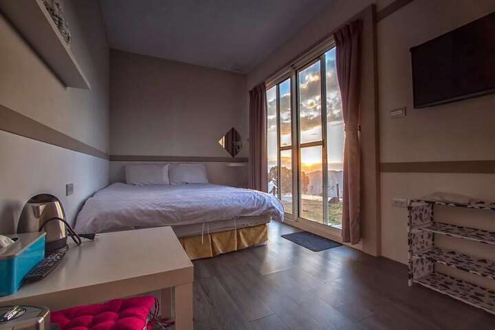Room 5 of 24