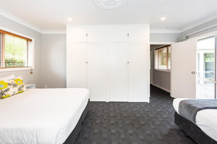 Room 21 of 143