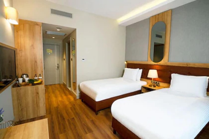 Room 34 of 110