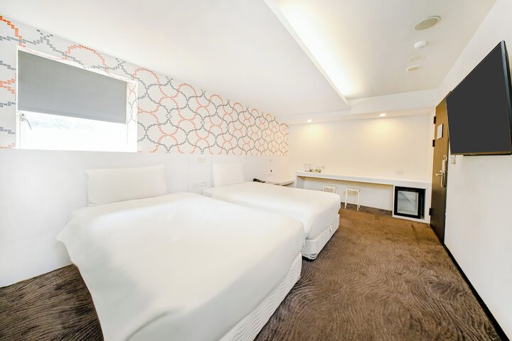 Room 51 of 83