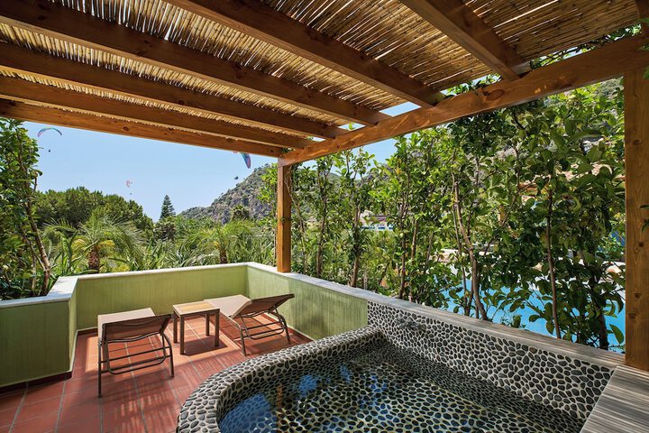 Hot Tub 14 of 32