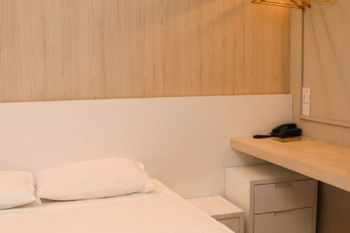 Room 7 of 40