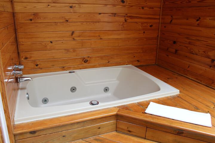 Hot Tub 8 of 15