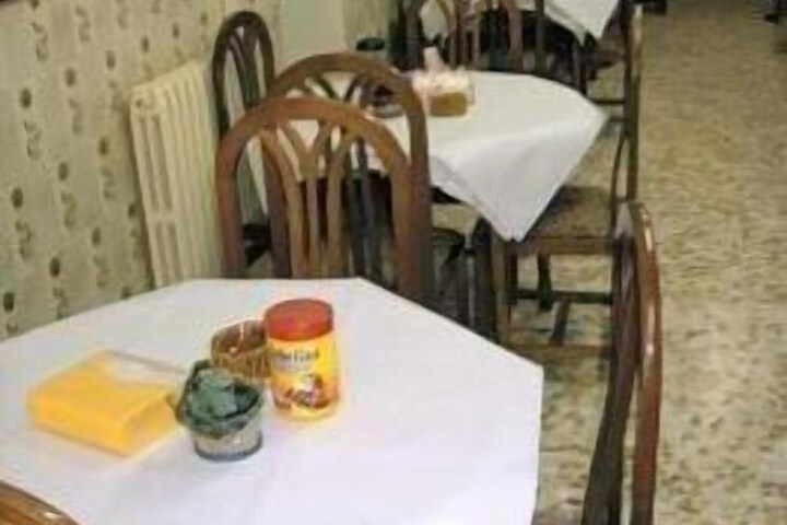 Dining 15 of 23