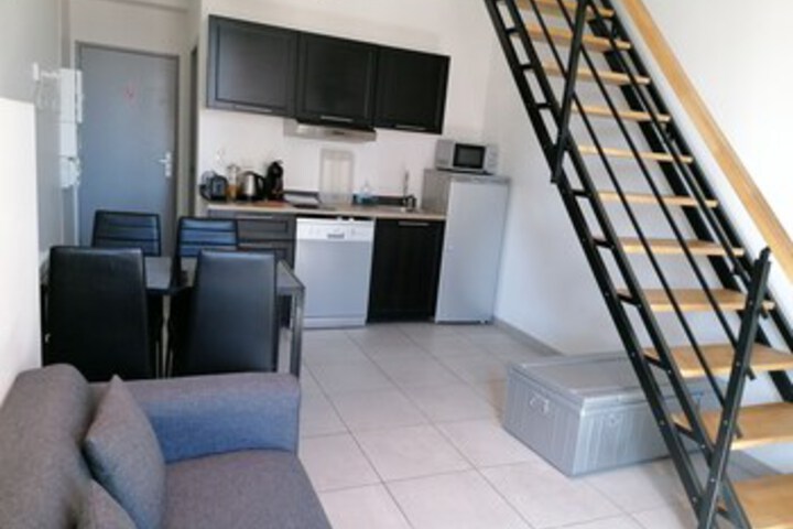 Room 13 of 38