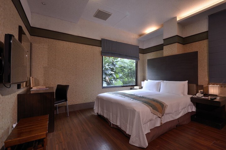 Room 6 of 45