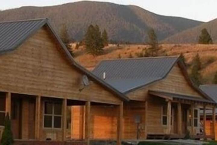 RiverStone Family Lodge in Eureka, MT