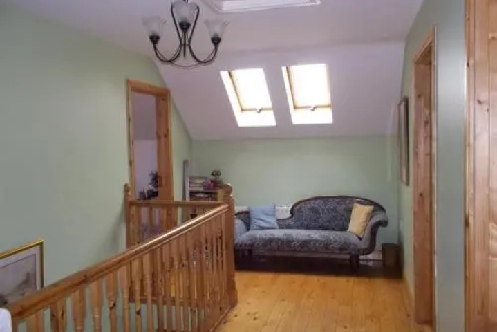 Room 6 of 10