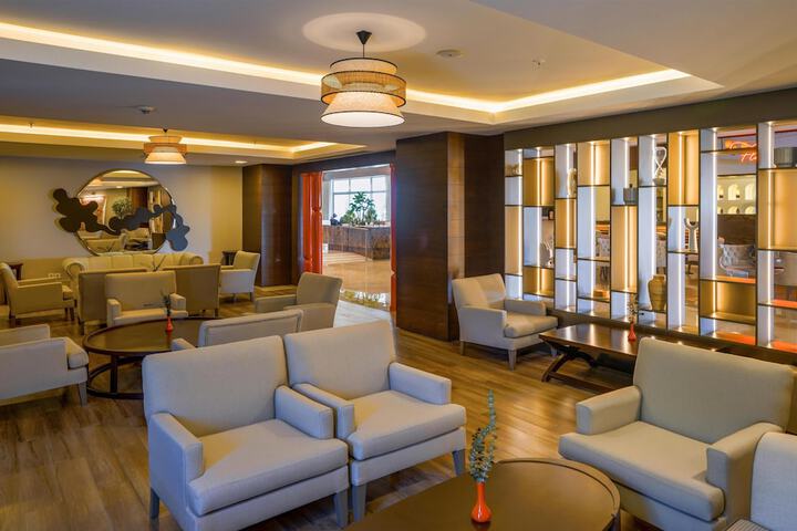 Hotel Interior 26 of 139
