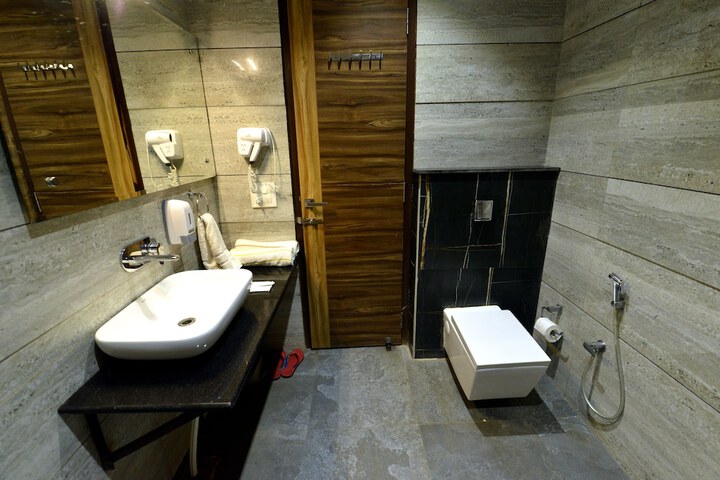Room 17 of 48