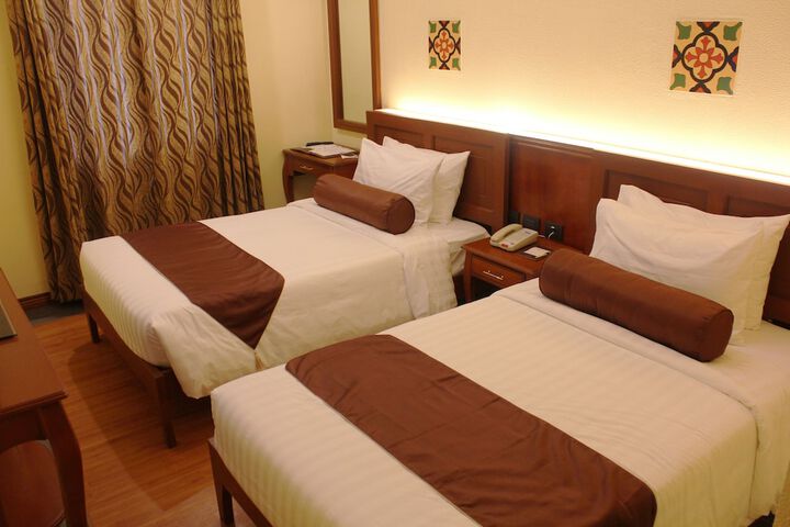 Room 4 of 34