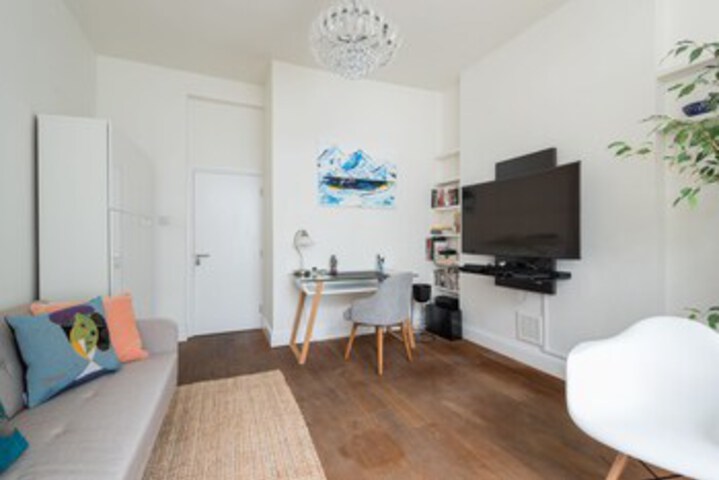 Room 18 of 27