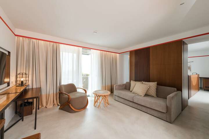 Room 44 of 115