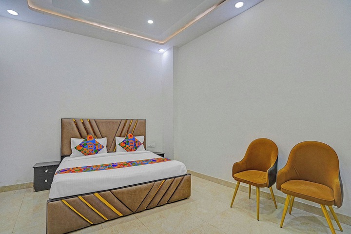 Room 8 of 26
