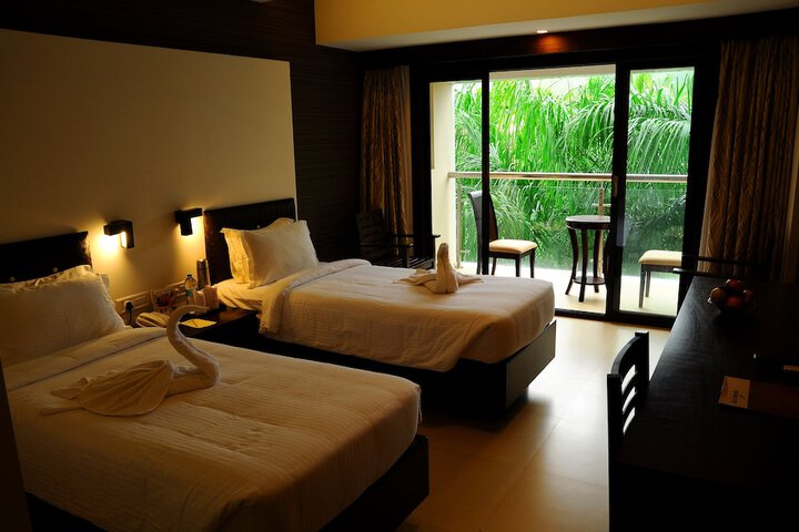 Room 8 of 33