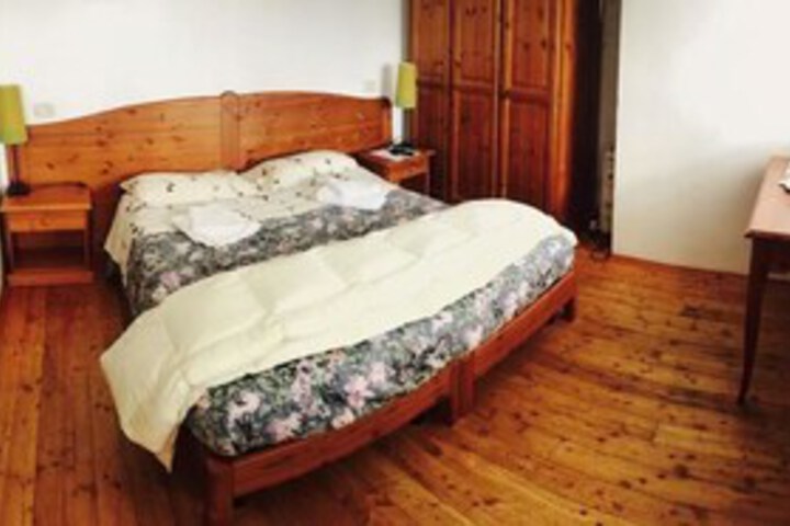 Room 10 of 10