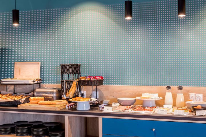 Breakfast/Coffee Service 43 of 51