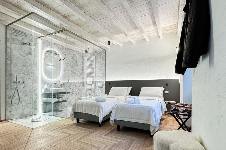 Room 6 of 57