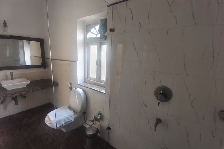 Room 62 of 114