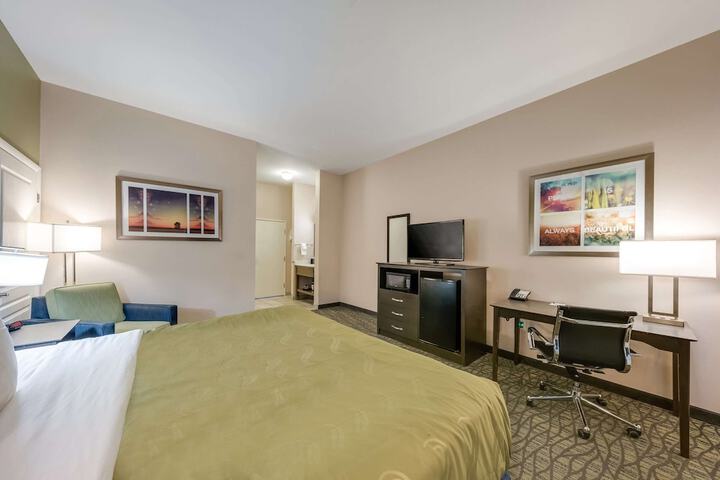 Room 6 of 41