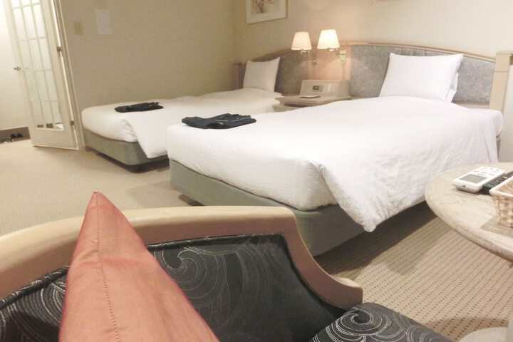 Room 13 of 66