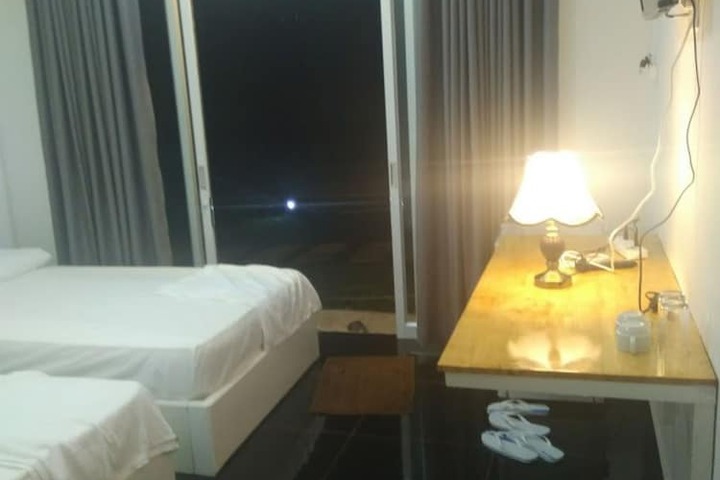 Room 7 of 19