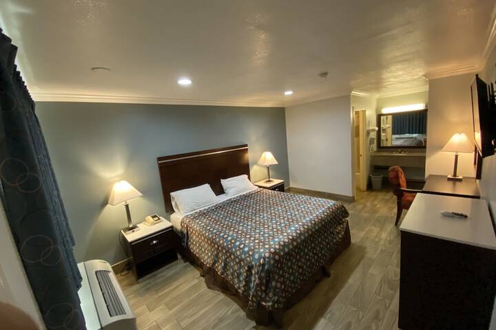 Standard | King Bed (25 of 33)